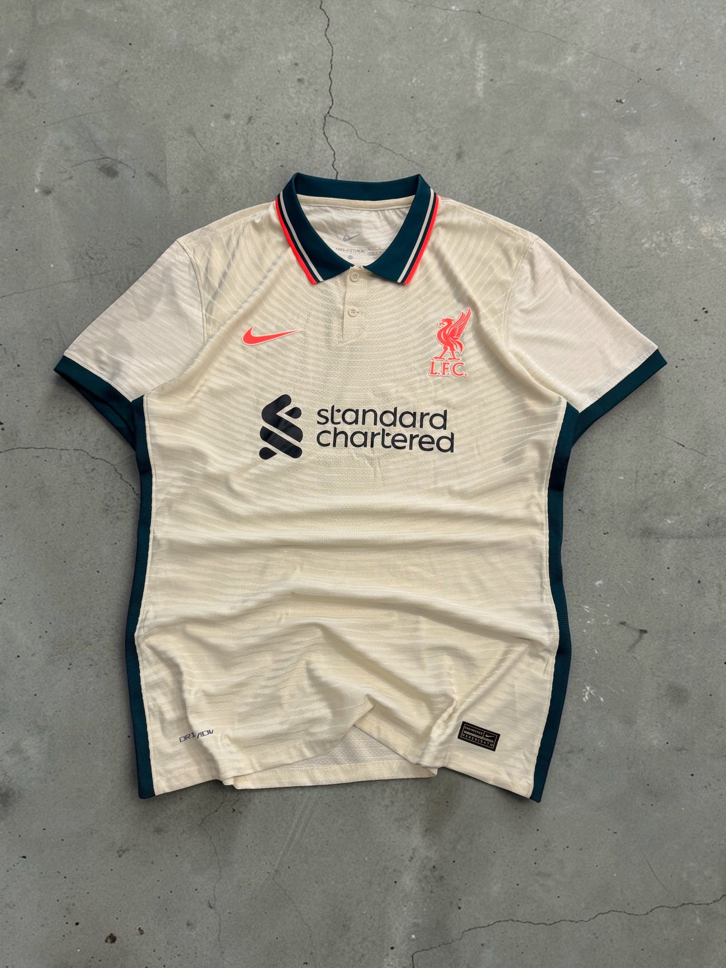 Nike 2021/22 Liverpool away Shirt