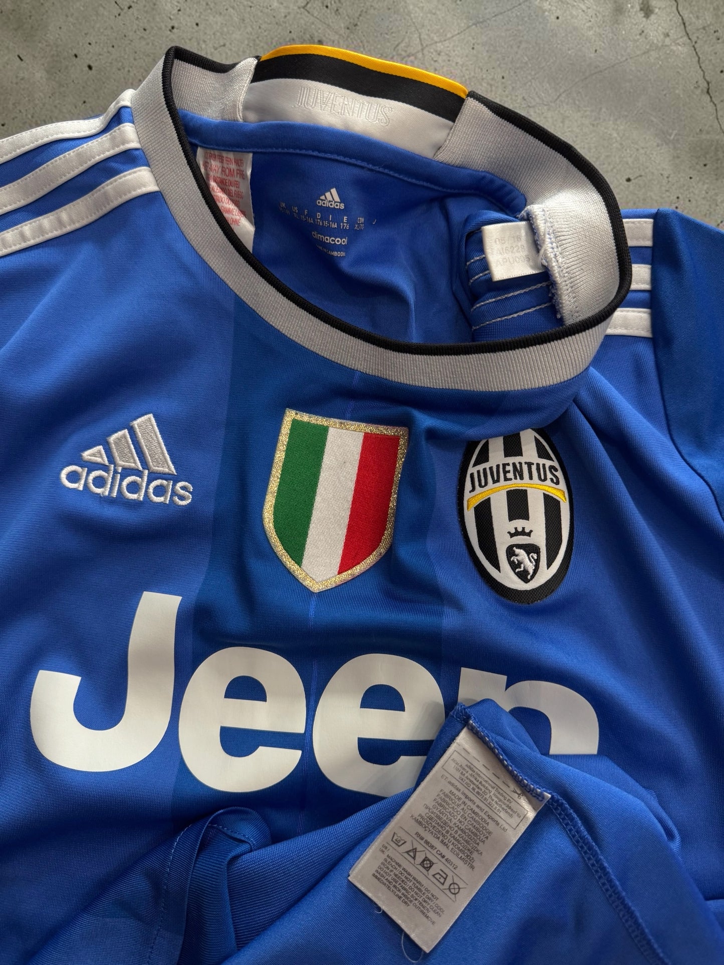 Adidas 20116/17 Juventus second shirt - Dybala #21
